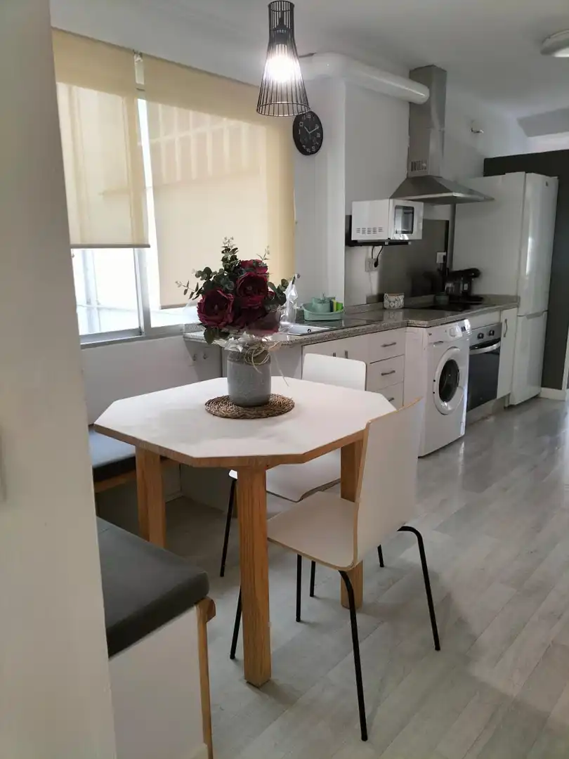 Flat for rent in Avenida Equipo Cincuenta y Siete, 3, Ollerías - San Cayetano Flat for rent in Avenida Equipo Cincuenta y Siete, 3, Ollerías - San Cayetano