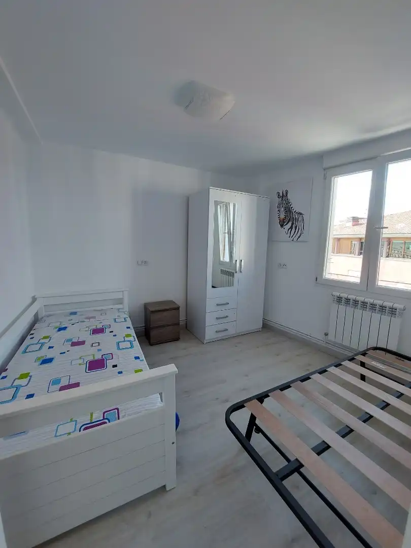 Wohnung zur Miete in Zapatari Kalea, 32, Salvatierra / Agurain Schlafzimmer von Wohnung zur Miete in Salvatierra / Agurain mit Heizung, Abstellraum und Möbliert