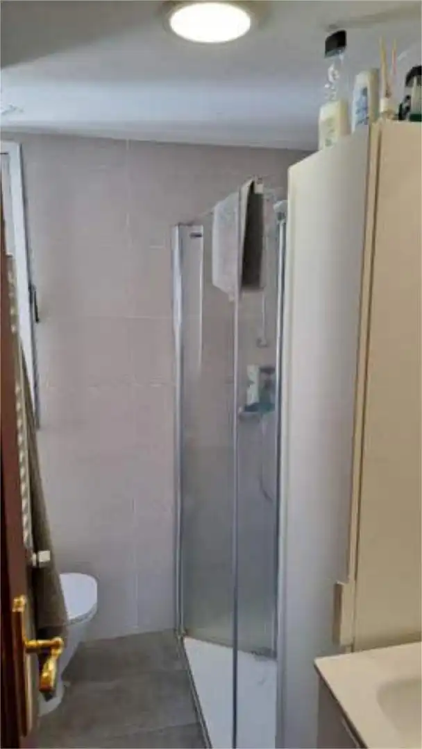 Flat for rent in Desamparados Bathroom of Flat for rent in Vitoria - Gasteiz with Heating and Furnished