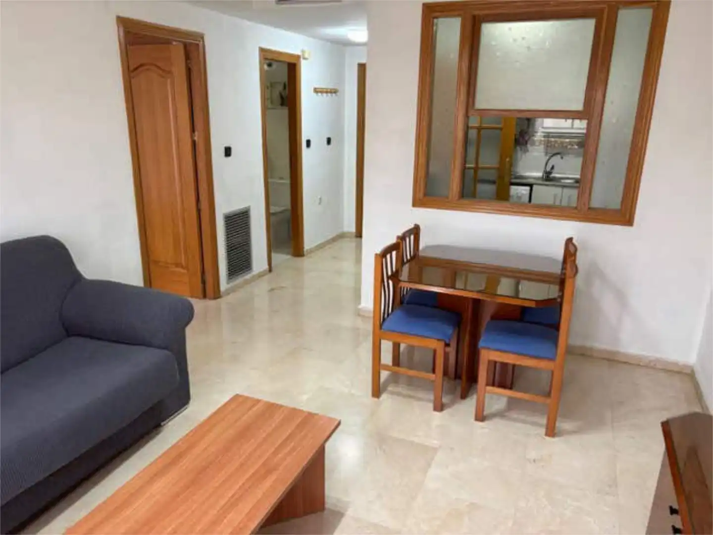 Apartamento de alquiler en Carretas - Pajarita Sala de estar de Apartamento de alquiler en Albacete con Amueblado