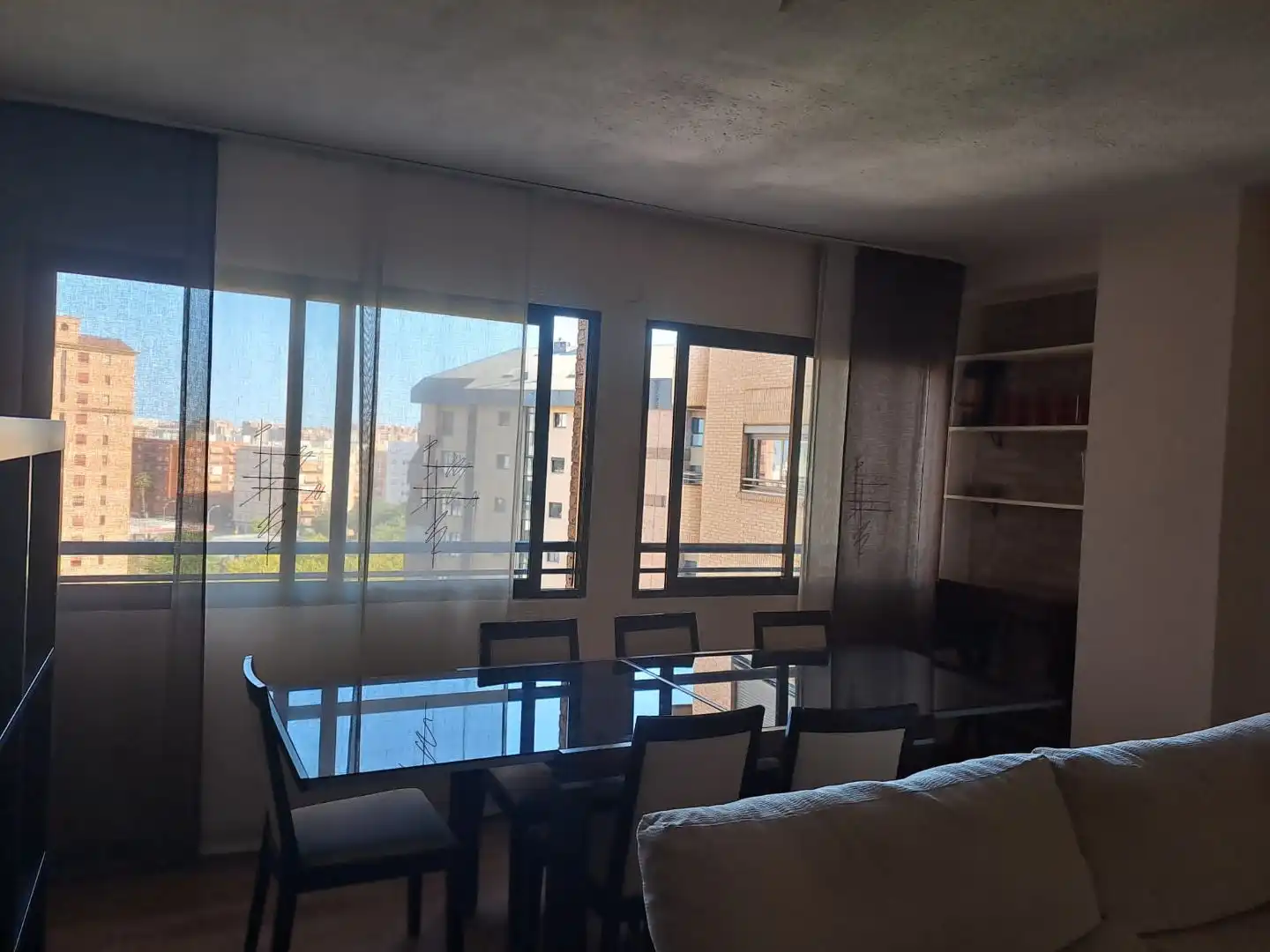 Wohnung zur Miete in Carrer d'Alfauir, 42, Sant Llorenç - Zona Alfahuir Esszimmer von Wohnung zur Miete in Valencia mit Klimaanlage, Heizung und Privatgarten