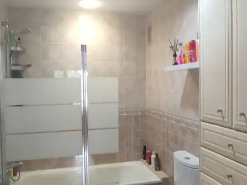 Piso de alquiler en Carrer del Professor Ángel Lacalle, 24, Sant Isidre Baño de Piso de alquiler en Valencia con Aire acondicionado, Calefacción y Amueblado