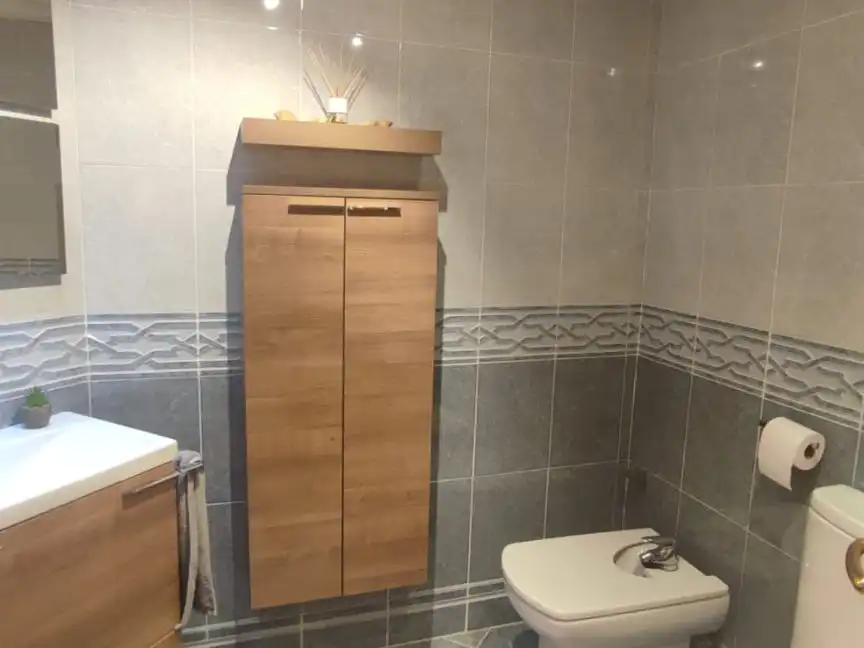 Piso de alquiler en Carrer del Professor Ángel Lacalle, 24, Sant Isidre Baño de Piso de alquiler en Valencia con Aire acondicionado, Calefacción y Amueblado