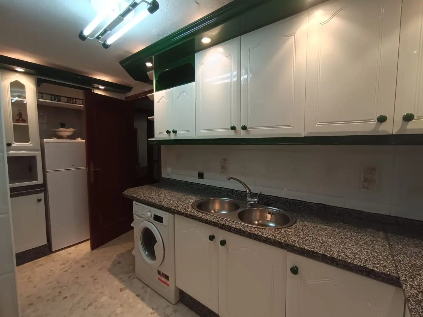 Flat for rent in Avenida Virgen de los Dolores, 18, Vista Alegre - Parque Cruz Conde Kitchen of Flat for rent in Córdoba with Air Conditioner, Heating and Furnished