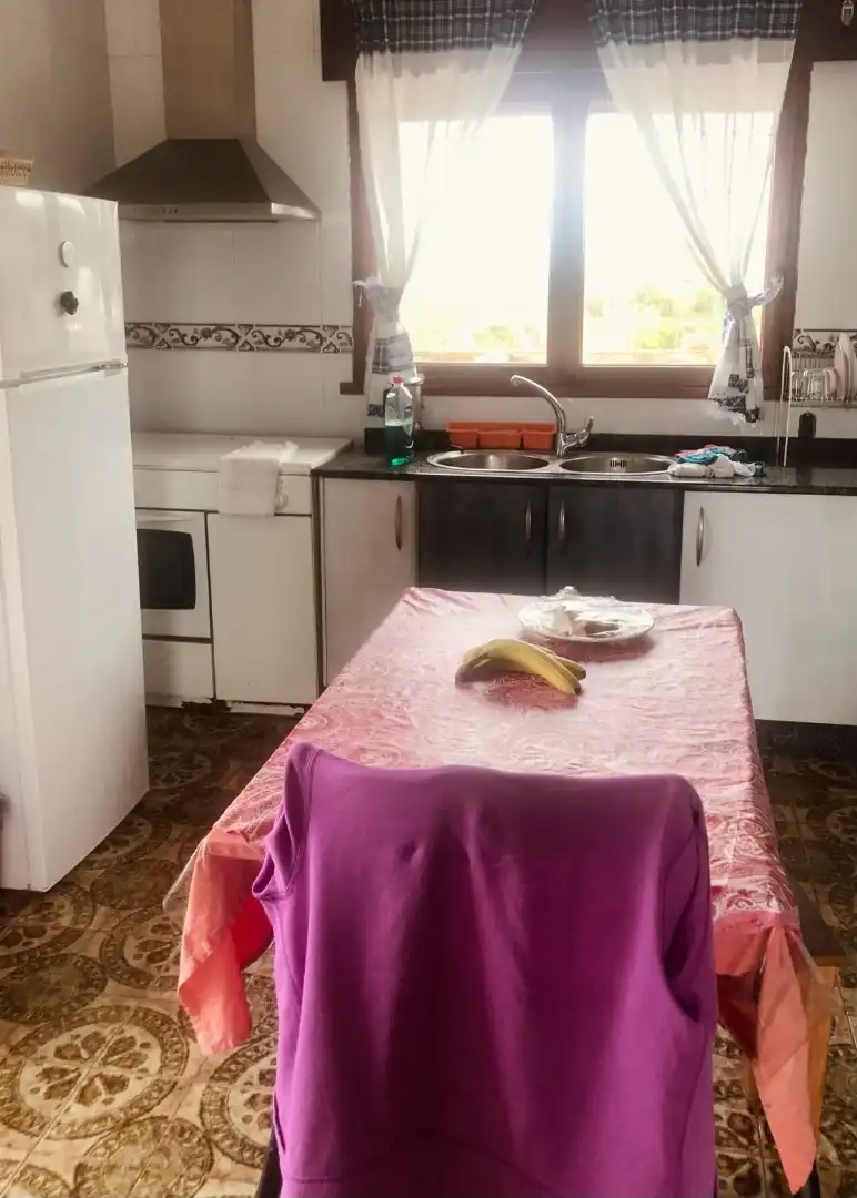 Casa adosada en venda a LU-P-0610, 11, Ribadeo Cuina de Casa adosada en venda en Ribadeo amb Jardí privat, Terrassa i Traster