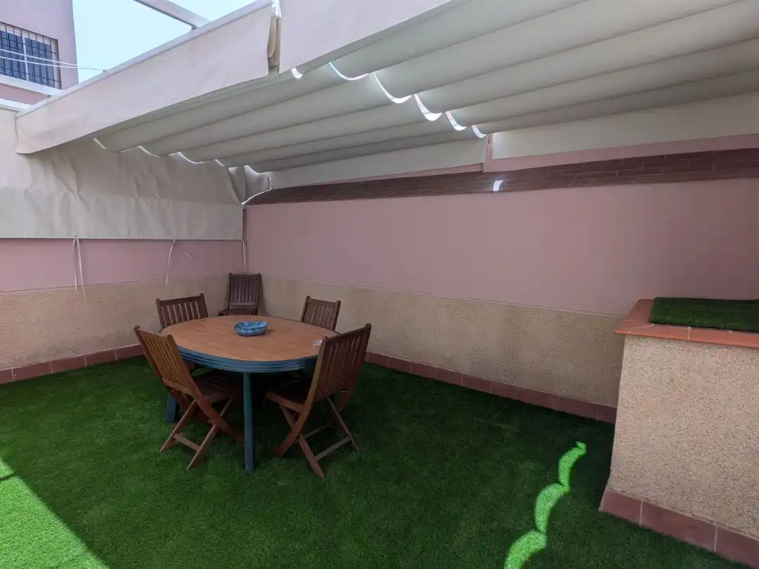 Flat for rent in Calle Joaquín Román Álvarez, 1, Las Almenas Terrace of Flat for rent in Tomares with Air Conditioner, Heating and Swimming Pool