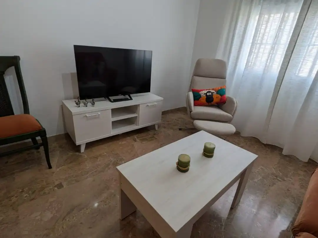 Flat for rent in Calle Joaquín Román Álvarez, 1, Las Almenas Living room of Flat for rent in Tomares with Air Conditioner, Heating and Swimming Pool
