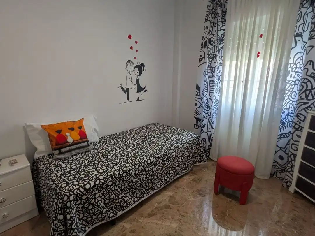 Flat for rent in Calle Joaquín Román Álvarez, 1, Las Almenas Bedroom of Flat for rent in Tomares with Air Conditioner, Heating and Swimming Pool