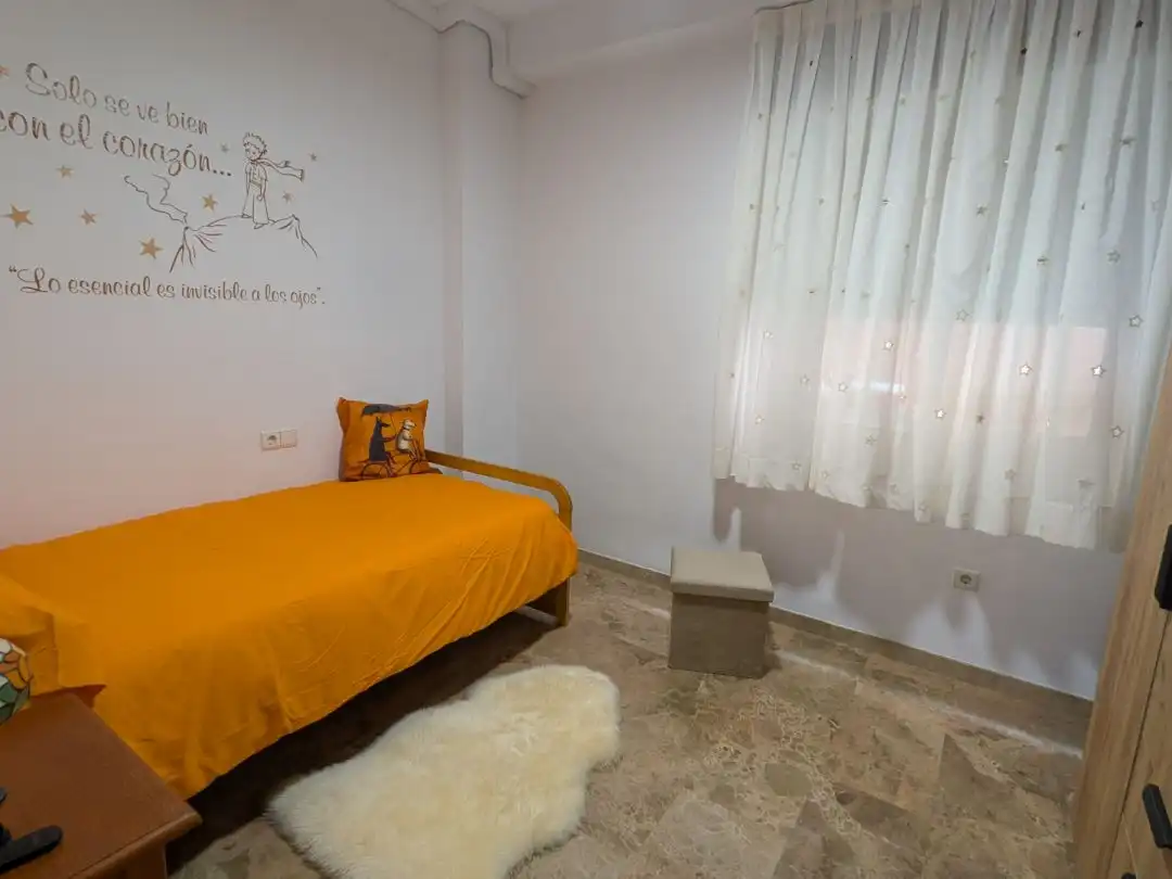 Flat for rent in Calle Joaquín Román Álvarez, 1, Las Almenas Bedroom of Flat for rent in Tomares with Air Conditioner, Heating and Swimming Pool