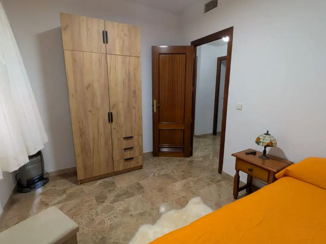 Flat for rent in Calle Joaquín Román Álvarez, 1, Las Almenas Bedroom of Flat for rent in Tomares with Air Conditioner, Heating and Swimming Pool