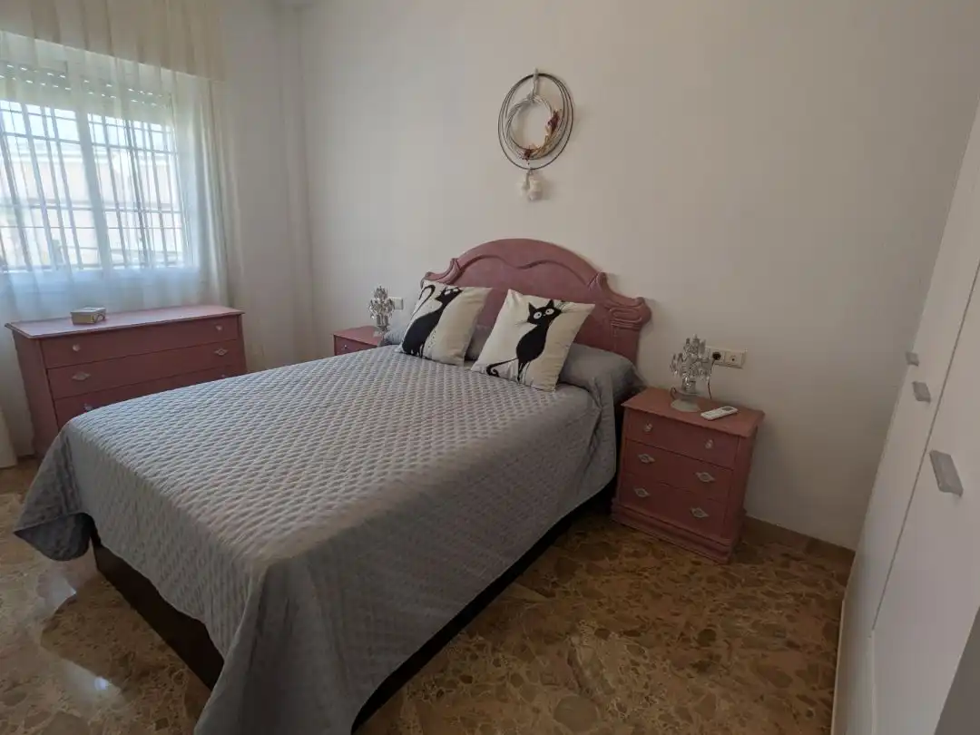 Flat for rent in Calle Joaquín Román Álvarez, 1, Las Almenas Bedroom of Flat for rent in Tomares with Air Conditioner, Heating and Swimming Pool