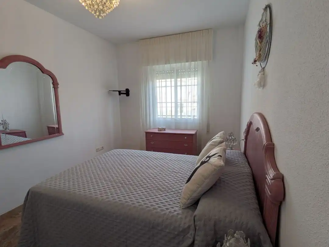 Flat for rent in Calle Joaquín Román Álvarez, 1, Las Almenas Bedroom of Flat for rent in Tomares with Air Conditioner, Heating and Swimming Pool