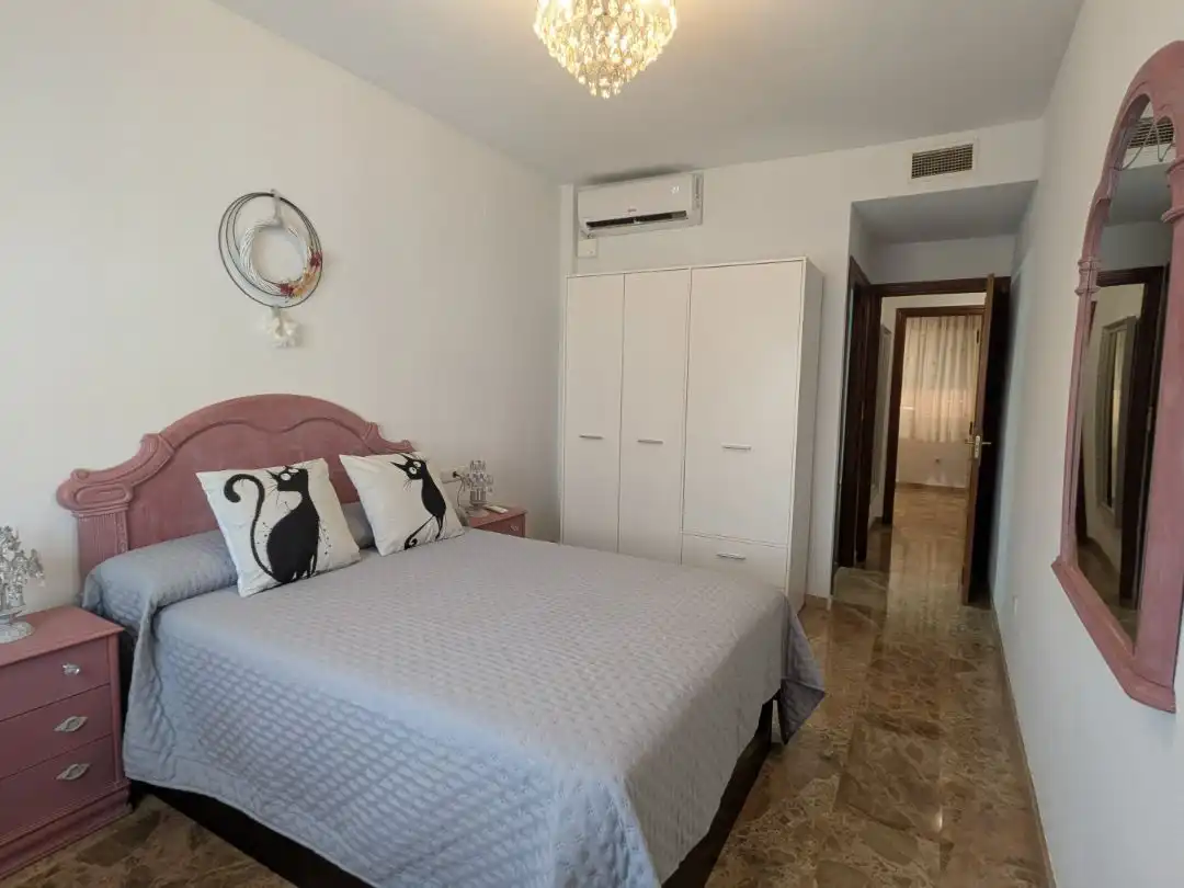 Flat for rent in Calle Joaquín Román Álvarez, 1, Las Almenas Bedroom of Flat for rent in Tomares with Air Conditioner, Heating and Swimming Pool