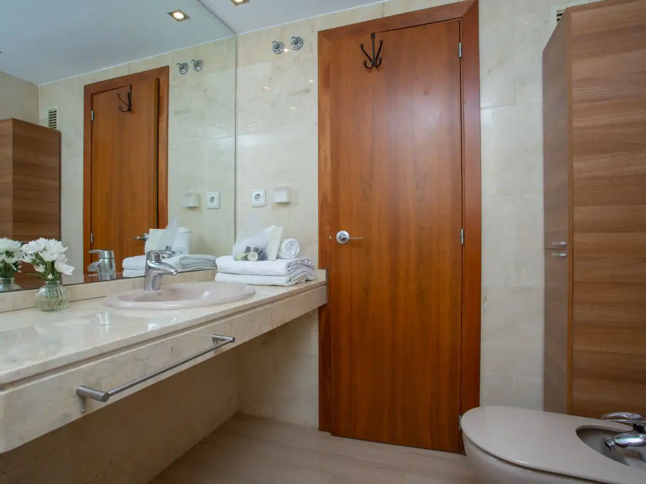Flat for rent in Avinguda de França, 1, Penya - Roja - Avda. Francia Bathroom of Flat for rent in Valencia with Air Conditioner, Heating and Terrace