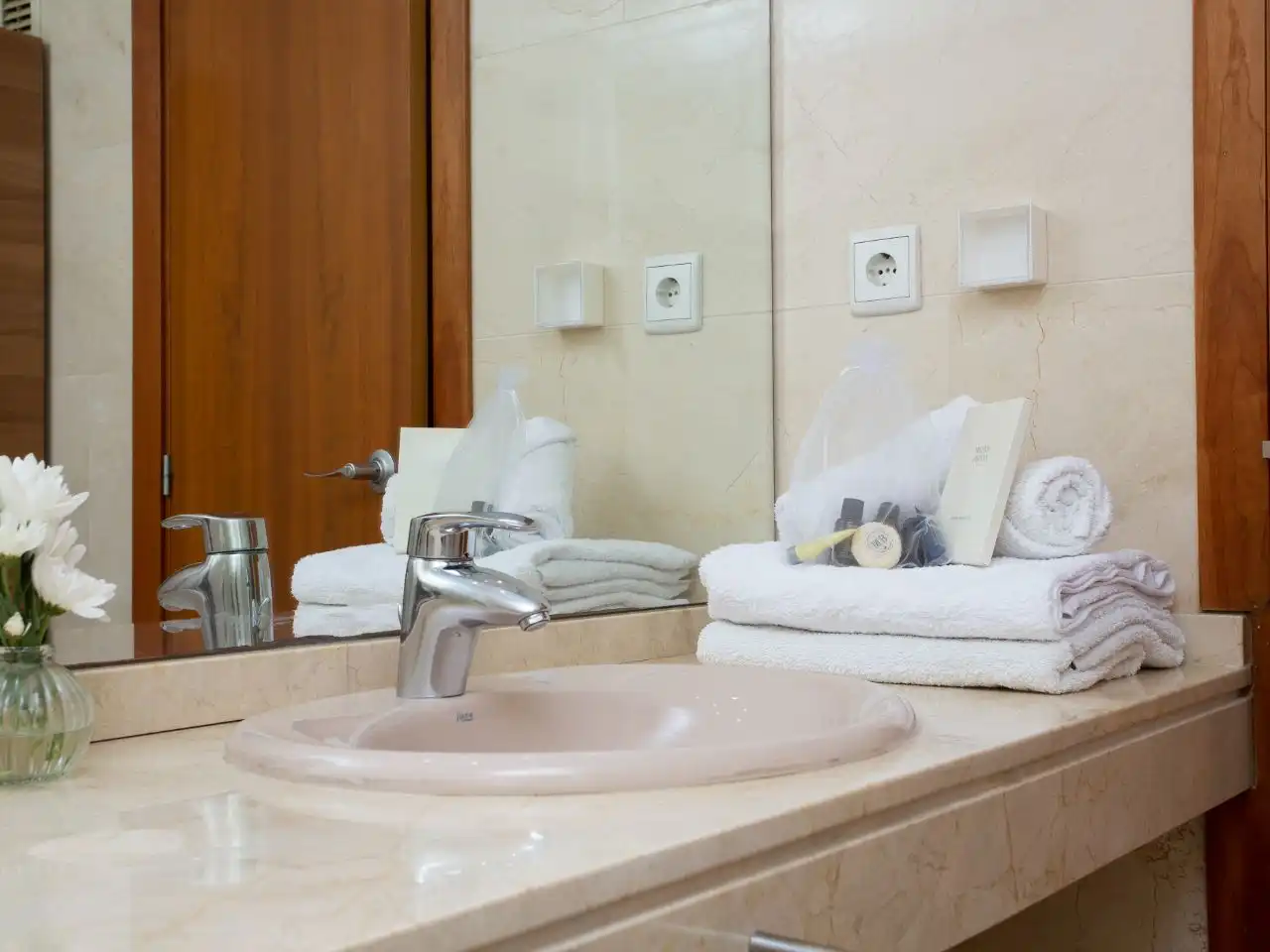 Flat for rent in Avinguda de França, 1, Penya - Roja - Avda. Francia Bathroom of Flat for rent in Valencia with Air Conditioner, Heating and Terrace