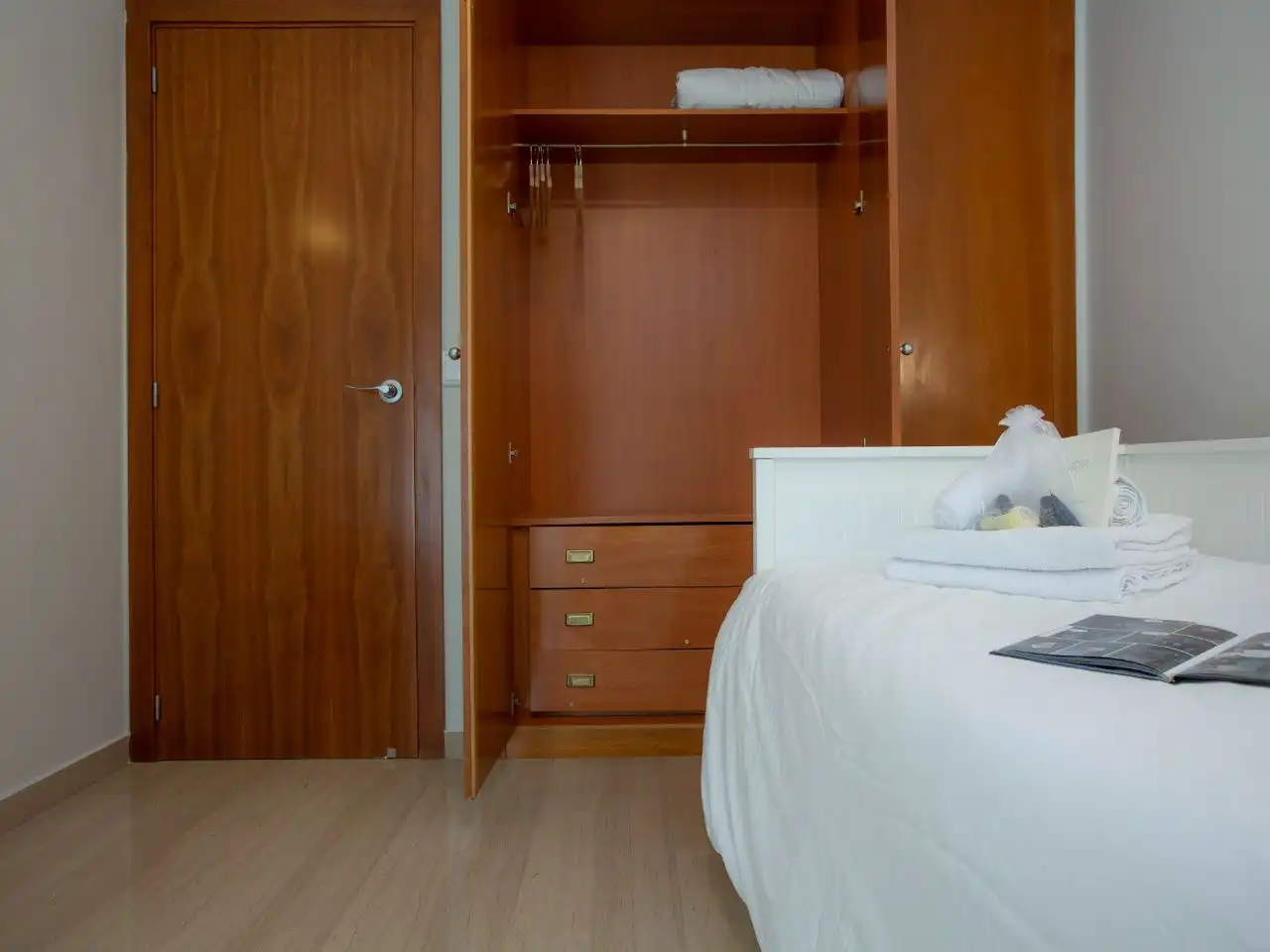 Flat for rent in Avinguda de França, 1, Penya - Roja - Avda. Francia Bedroom of Flat for rent in Valencia with Air Conditioner, Heating and Terrace