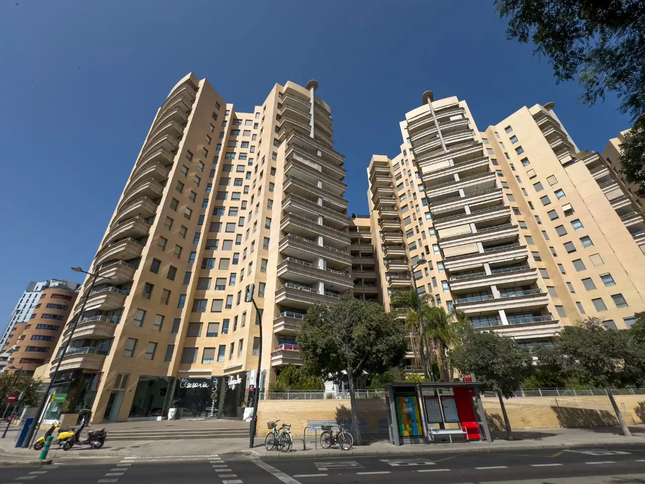 Flat for rent in Avinguda de França, 1, Penya - Roja - Avda. Francia Exterior view of Flat for rent in Valencia with Air Conditioner, Heating and Terrace