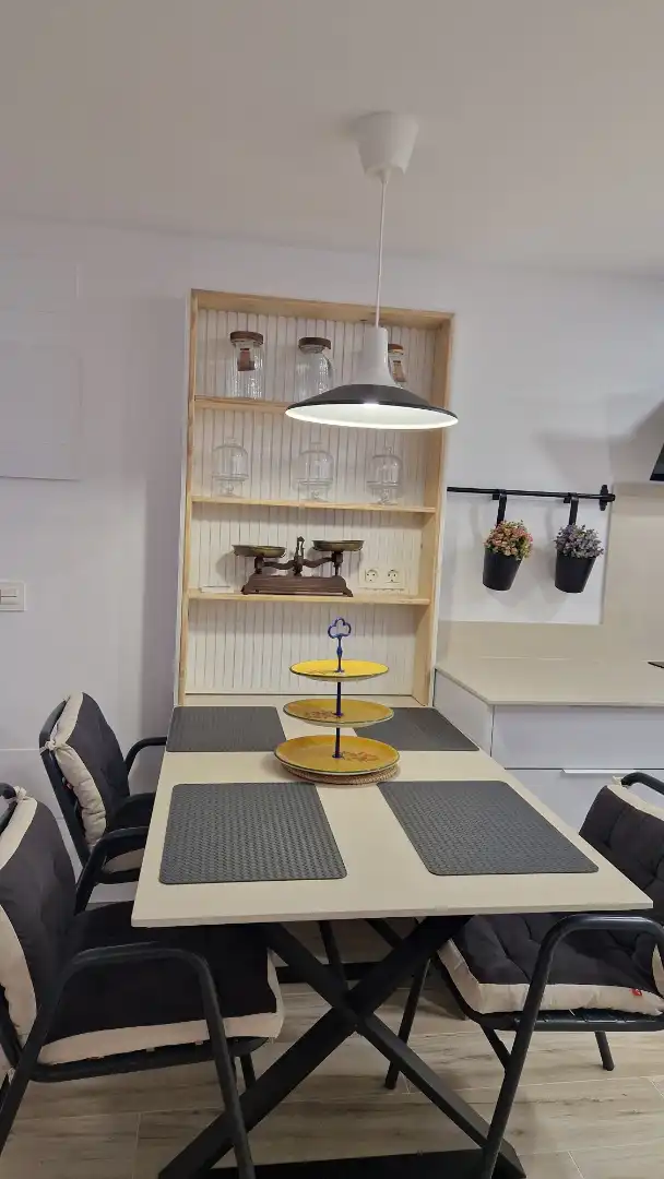 Piso de alquiler en Avinguda Reina Fabiola, 28, El Colomer - La Bateria - La Coma Cocina de Piso de alquiler en Llançà con Aire acondicionado, Calefacción y Jardín privado