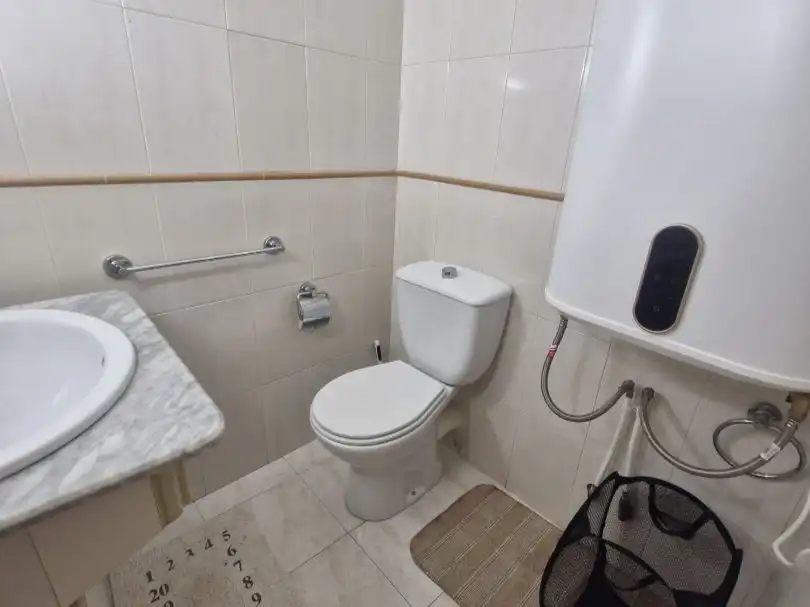 Piso de alquiler en Rúa de la Obra, 8, Sada (A Coruña) Baño de Piso de alquiler en Sada (A Coruña) con Parquet y Amueblado