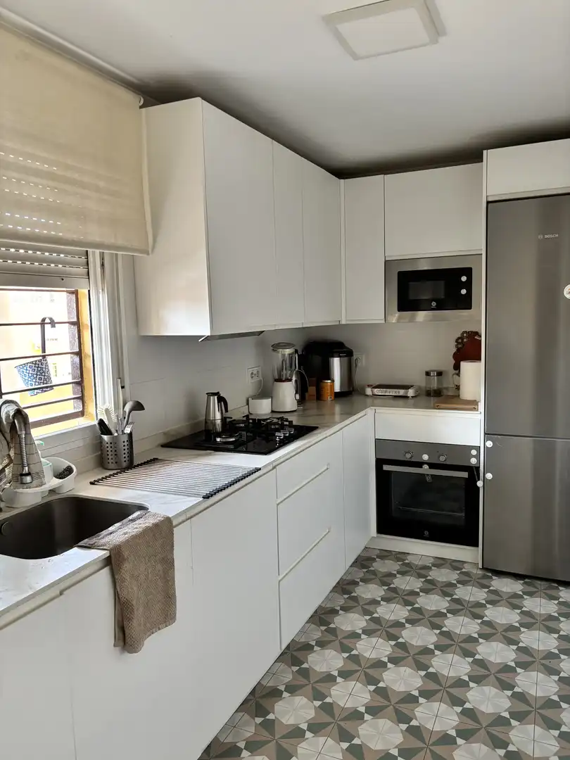 Flat for sale in Calle Arquitecto José Gómez Millán, 3, Parque Atlántico- San Matías Kitchen of Flat for sale in Sevilla with Air Conditioner, Private garden and Storage room