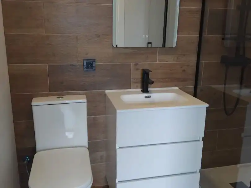 Estudio de alquiler en Ponte Pequena, 21, Coristanco Baño de Estudio de alquiler en Coristanco con Calefacción, Terraza y Amueblado