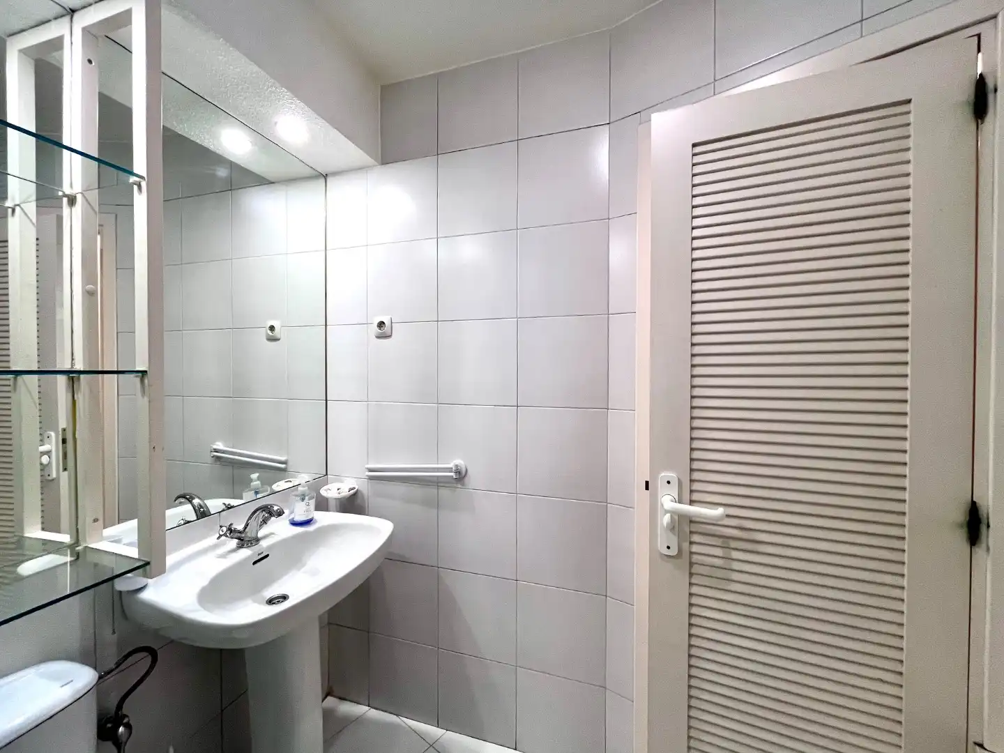 Wohnung zur Miete in Calle de Mallorca, 2, Embajadores - Lavapiés Badezimmer von Wohnung zur Miete in Madrid mit Heizung, Möbliert und Balkon
