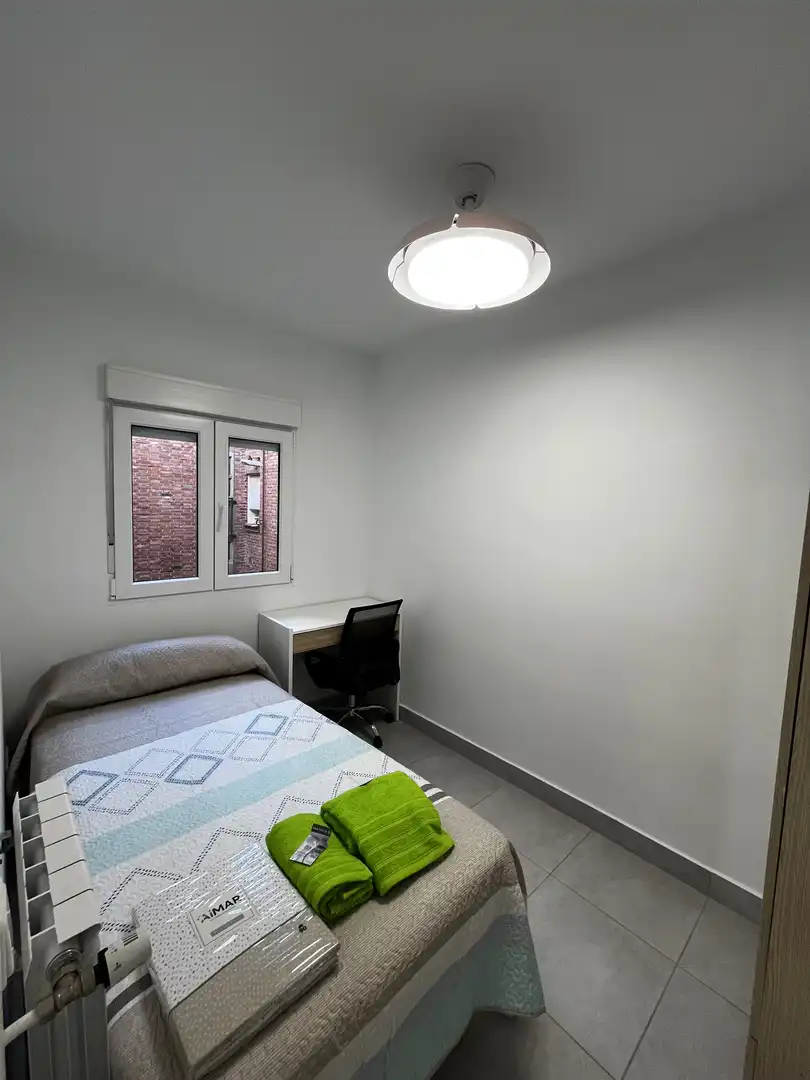 Habitació a Calle de Casalarreina, 41, Ambroz Habitació a Calle de Casalarreina, 41, Ambroz