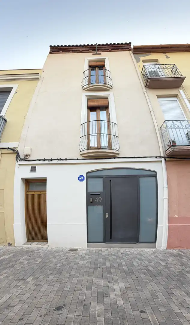 Casa o xalet en venda a Carrer de Falguera, 49, Centre - Can Nadal Vista exterior de Casa o xalet en venda en Sant Feliu de Llobregat amb Aire condicionat, Calefacció i Parquet
