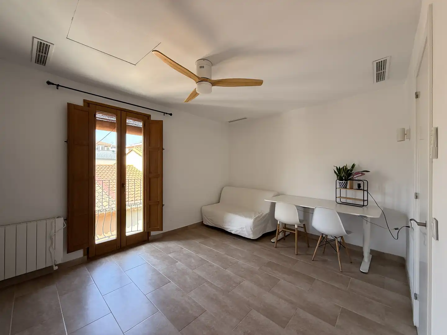 Casa o xalet en venda a Carrer de Falguera, 49, Centre - Can Nadal Sala d'estar de Casa o xalet en venda en Sant Feliu de Llobregat amb Aire condicionat, Calefacció i Parquet