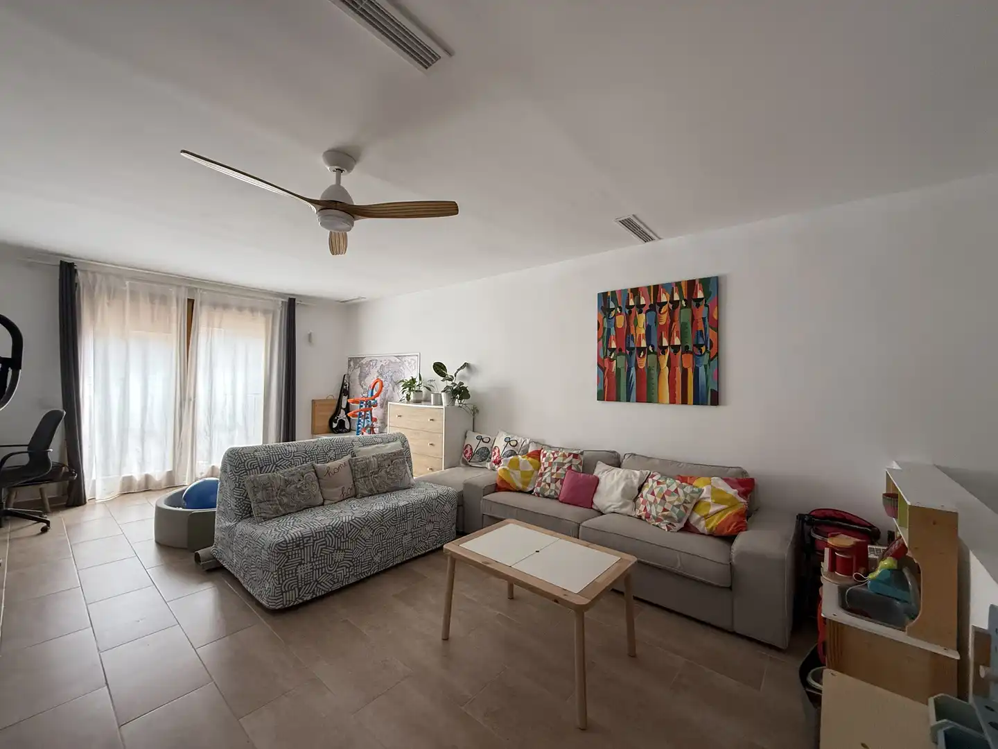 Casa o xalet en venda a Carrer de Falguera, 49, Centre - Can Nadal Sala d'estar de Casa o xalet en venda en Sant Feliu de Llobregat amb Aire condicionat, Calefacció i Parquet