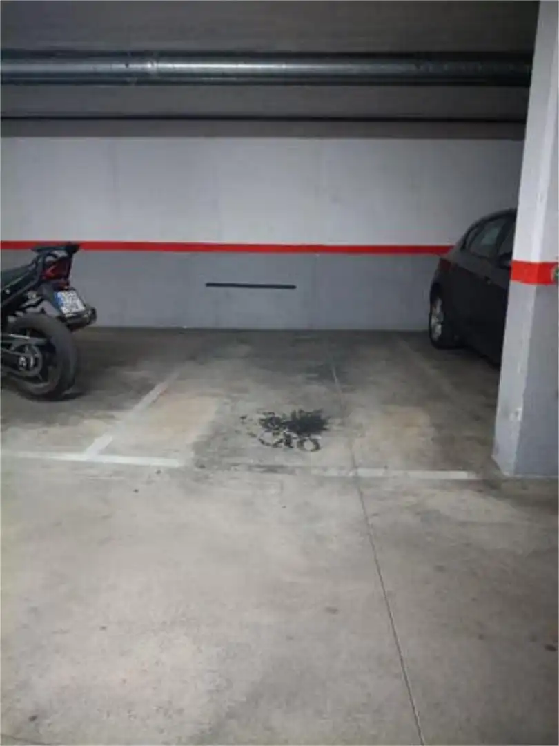 Parkplatz von Garage zur Miete in Cáceres