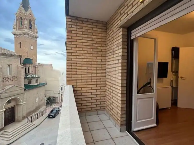Apartamento de alquiler en Plaza Iglesia, 5, Fuentes de Ebro Terraza de Apartamento de alquiler en Fuentes de Ebro con Aire acondicionado, Parquet y Amueblado