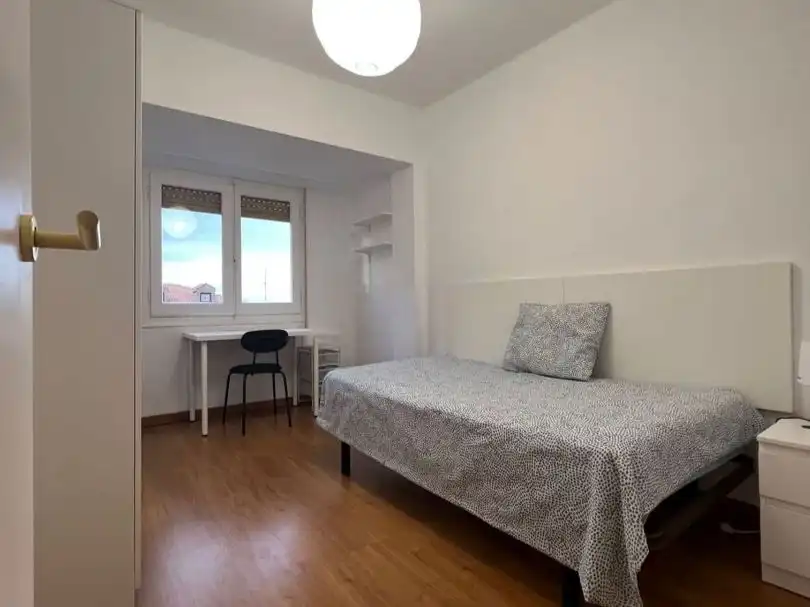 Apartamento de alquiler en Plaza Iglesia, 5, Fuentes de Ebro Habitación de Apartamento de alquiler en Fuentes de Ebro con Aire acondicionado, Parquet y Amueblado