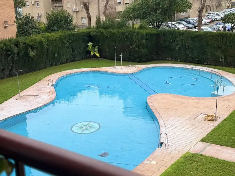 Pis en venda a Calle Salvador Dalí, 2, Parque Atlántico- San Matías Piscina de Pis en venda en Sevilla amb Aire condicionat, Calefacció i Terrassa