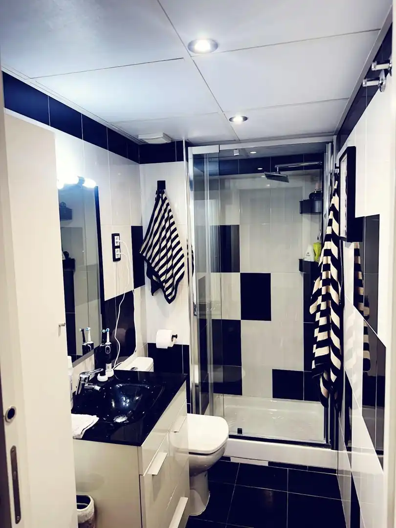 Flat for sale in Calle de Méjico, 17, Valleaguado - La Cañada Bathroom of Flat for sale in Coslada with Air Conditioner, Parquet flooring and Terrace