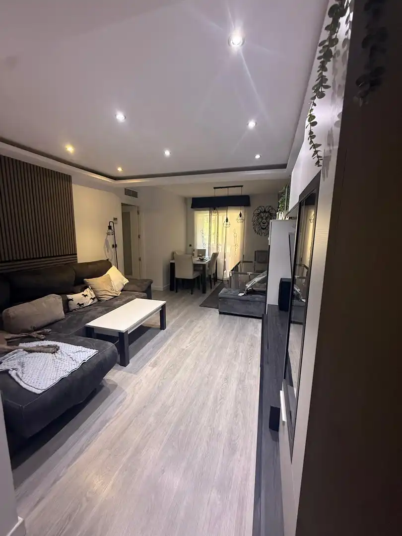 Flat for sale in Calle de Méjico, 17, Valleaguado - La Cañada Living room of Flat for sale in Coslada with Air Conditioner, Parquet flooring and Terrace