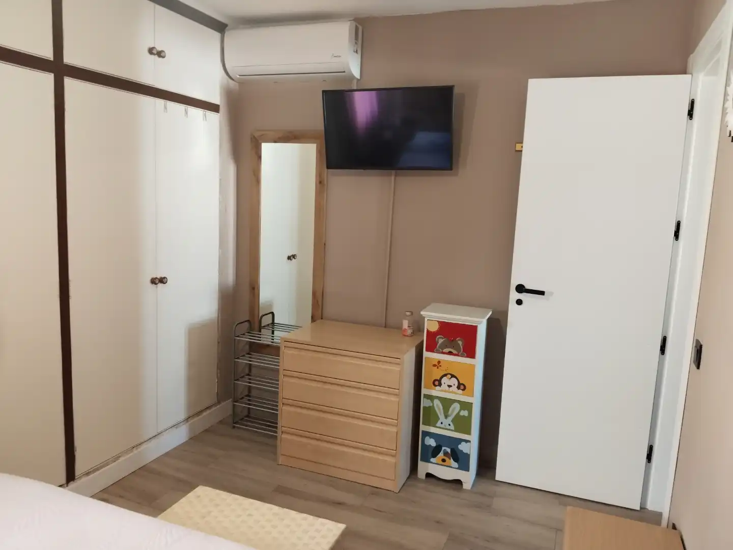 Wohnungen zur Miete in Plaza Antonio Vicea, 3, Playa Flamenca Schlafzimmer von Wohnungen zur Miete in Orihuela mit Klimaanlage, Privatgarten und Terrasse