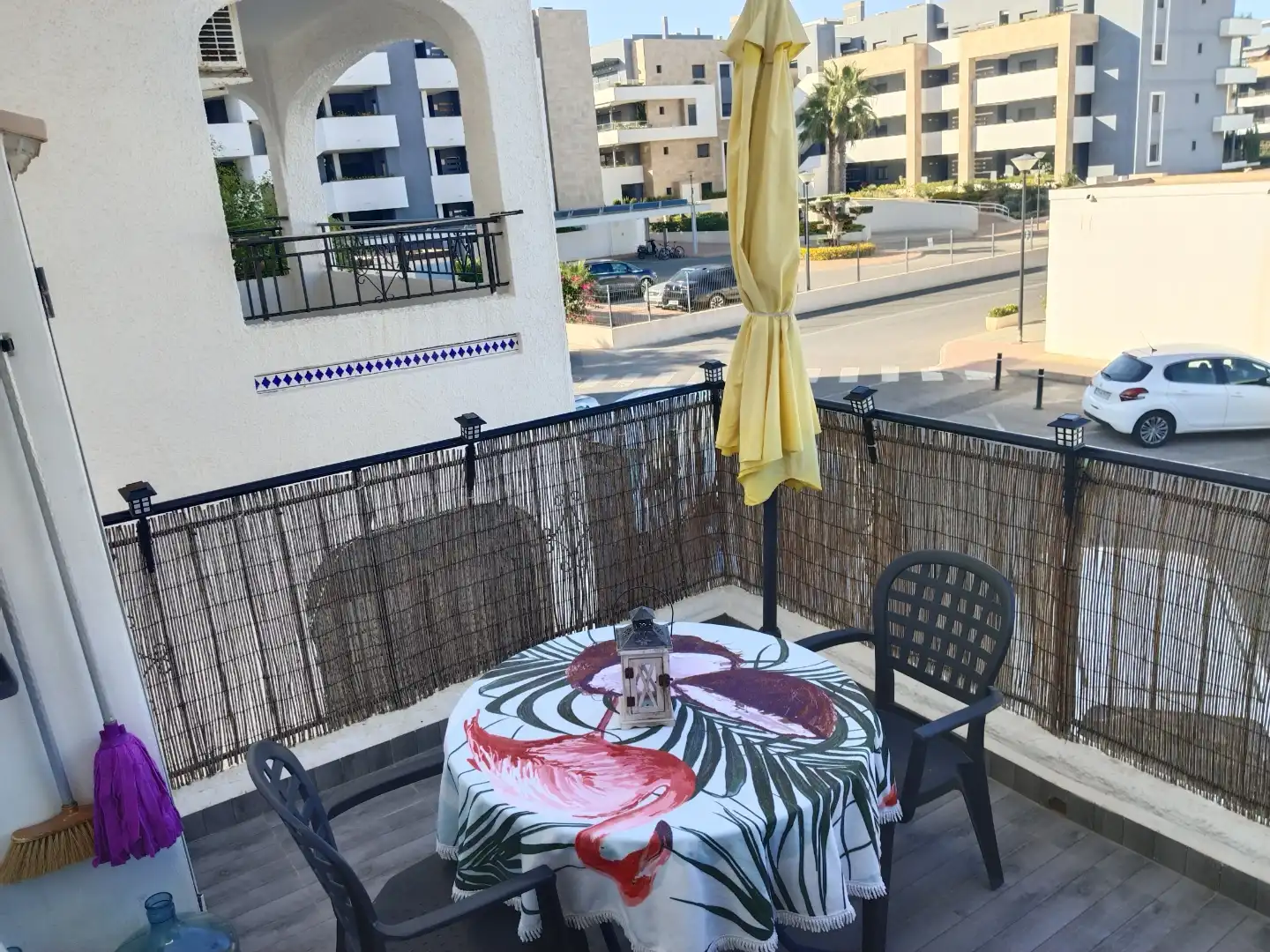 Wohnungen zur Miete in Plaza Antonio Vicea, 3, Playa Flamenca Terrasse von Wohnungen zur Miete in Orihuela mit Klimaanlage, Privatgarten und Terrasse
