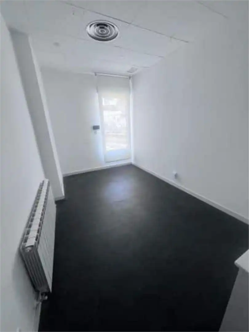 Büro zur Miete in Barrio de Delicias Büro zur Miete in Zaragoza mit Klimaanlage