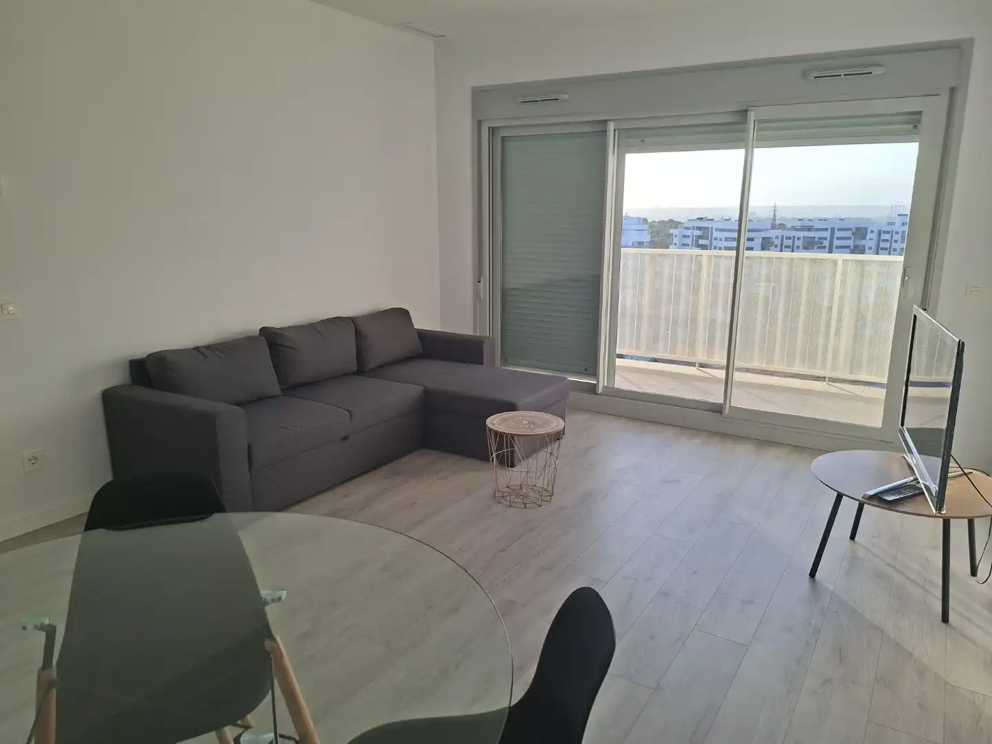 Habitació a Calle Juan Varela Gómez, 2, Entrenúcleos Sala d'estar de Pis per a compartir en Dos Hermanas amb Aire condicionat, Terrassa i Traster