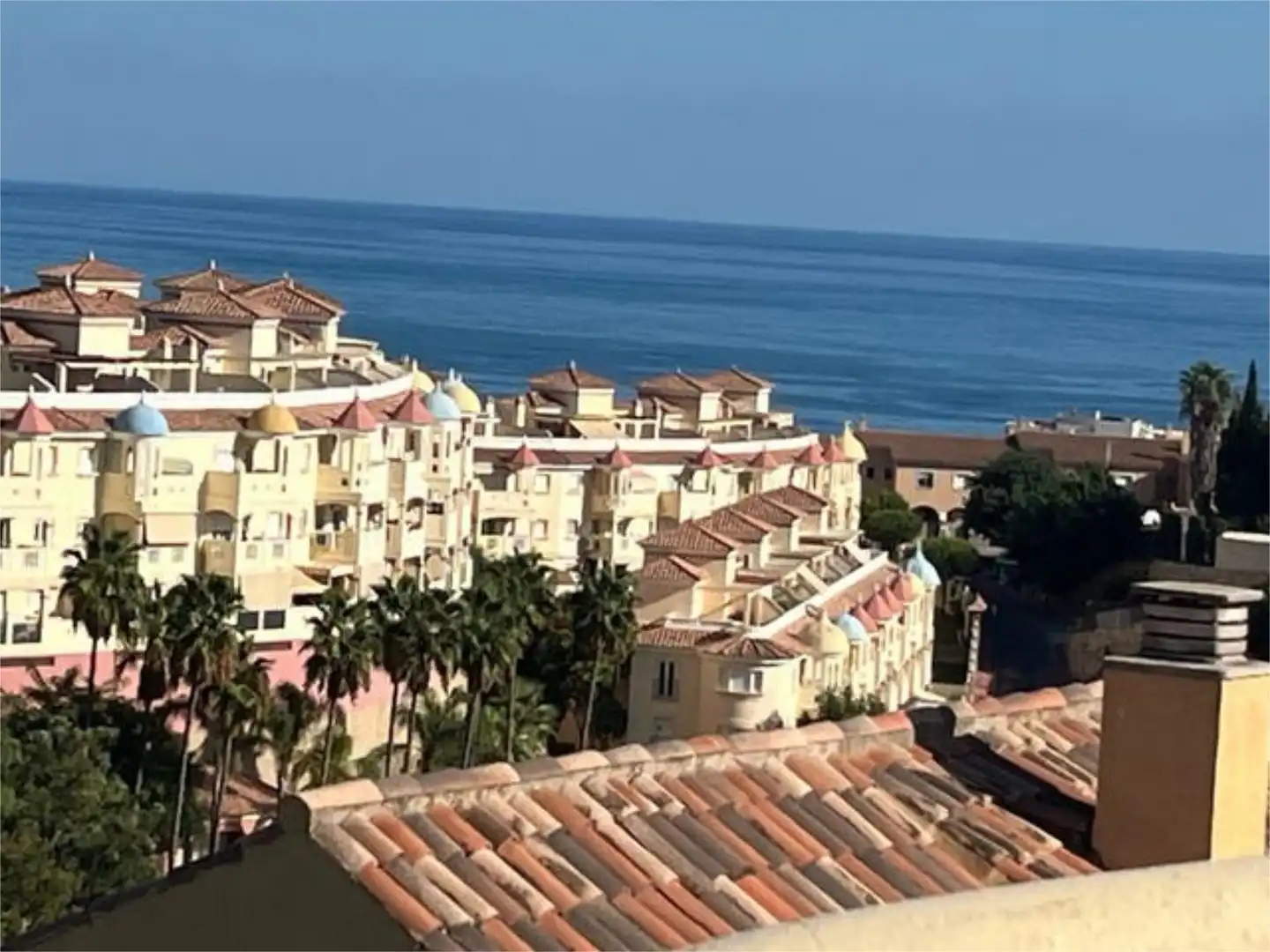 Apartament de lloguer a Los Pacos Vista exterior de Apartament de lloguer en Fuengirola amb Calefacció, Jardí privat i Terrassa