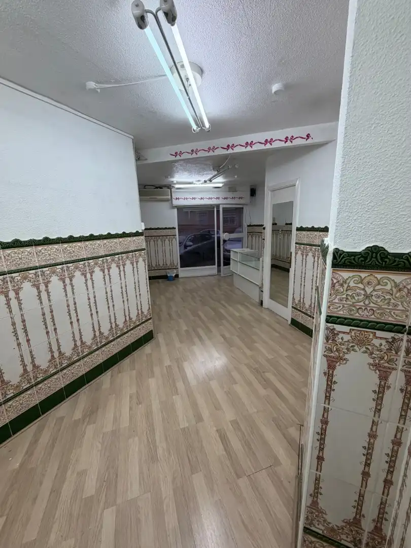 Commercial properties for rent in Avinguda de la Llibertat, 69, Pont Nou - Corazón de Jesús Commercial properties for rent in Elche / Elx with Air Conditioner