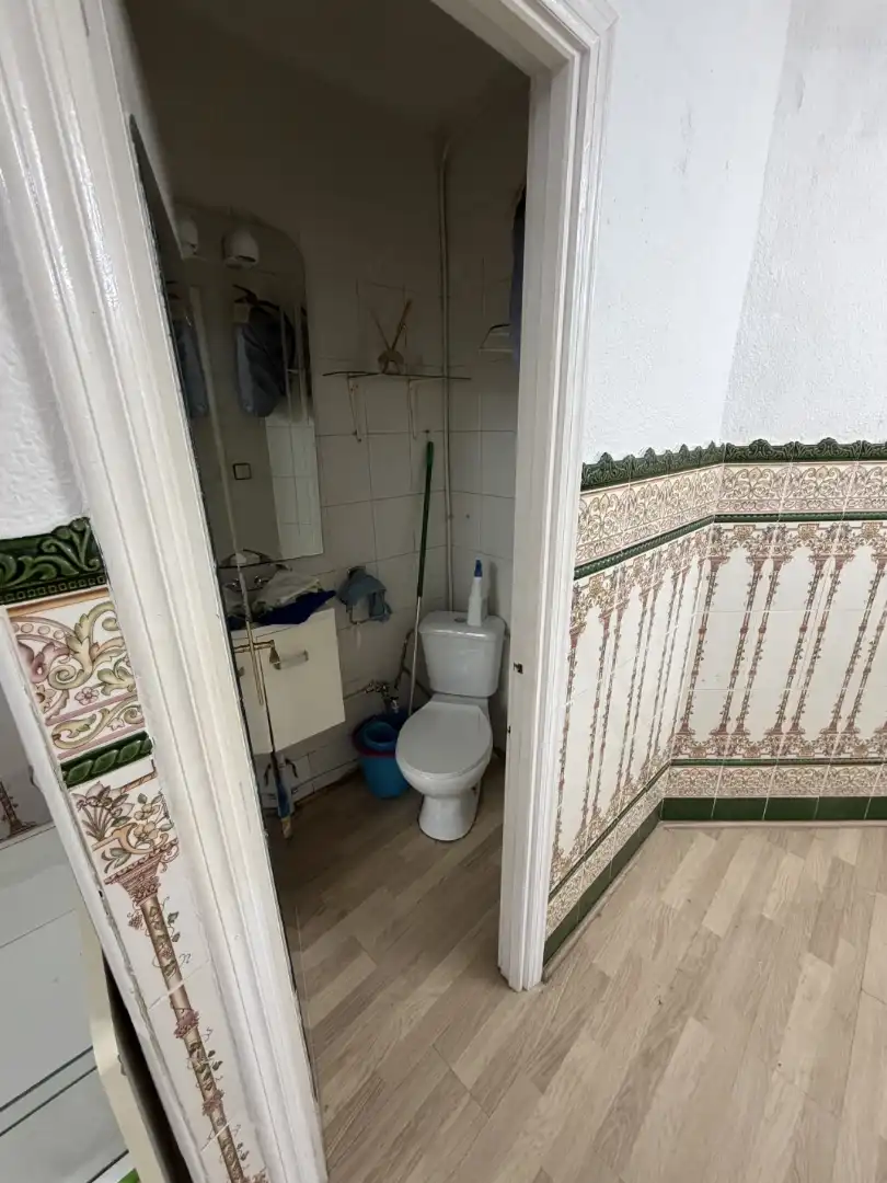 Commercial properties for rent in Avinguda de la Llibertat, 69, Pont Nou - Corazón de Jesús Bathroom of Commercial properties for rent in Elche / Elx with Air Conditioner