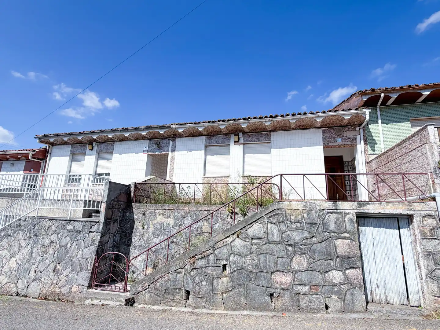 Casa adosada en venta en Camino de Severies, 21, Llanera Vista exterior de Casa adosada en venta en Llanera con Terraza