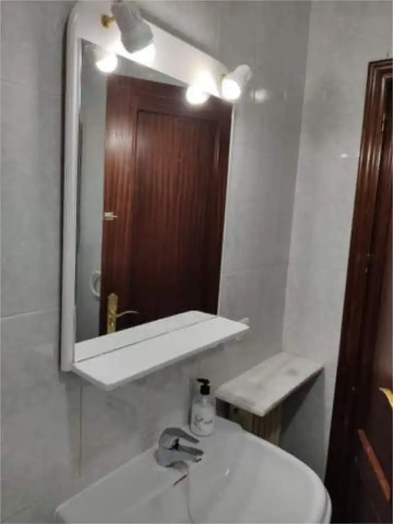 Flat for rent in Plaza de Toros Bathroom of Flat for rent in Ciudad Real with Heating, Terrace and Furnished