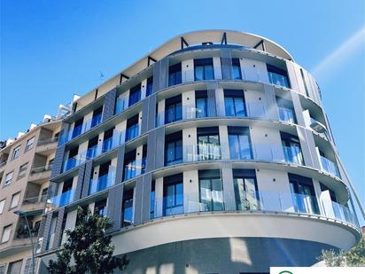 Exterior view of Flat for sale in  Barcelona Capital  with Air Conditioner, Heating and Oven