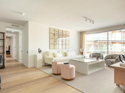 Living room of Planta baja for sale in  Madrid Capital  with Swimming Pool
