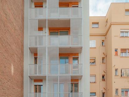 Exterior view of Flat for sale in  Barcelona Capital  with Air Conditioner, Terrace and Balcony