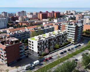 Vista exterior de Àtic en venda en Vilassar de Mar amb Aire condicionat, Terrassa i Balcó