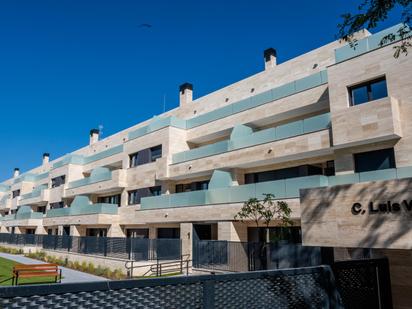 Vista exterior de Planta baixa en venda en Alcalá de Henares amb Terrassa i Piscina